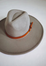Load image into Gallery viewer, Wide Brim Dandy Hat