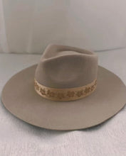 Load image into Gallery viewer, The Beth Hat